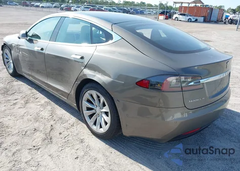 2016 Tesla Model S 60D/70D/75D/85D/90D z USA, uszkodzony, nr VIN 5YJSA1E26GF159977